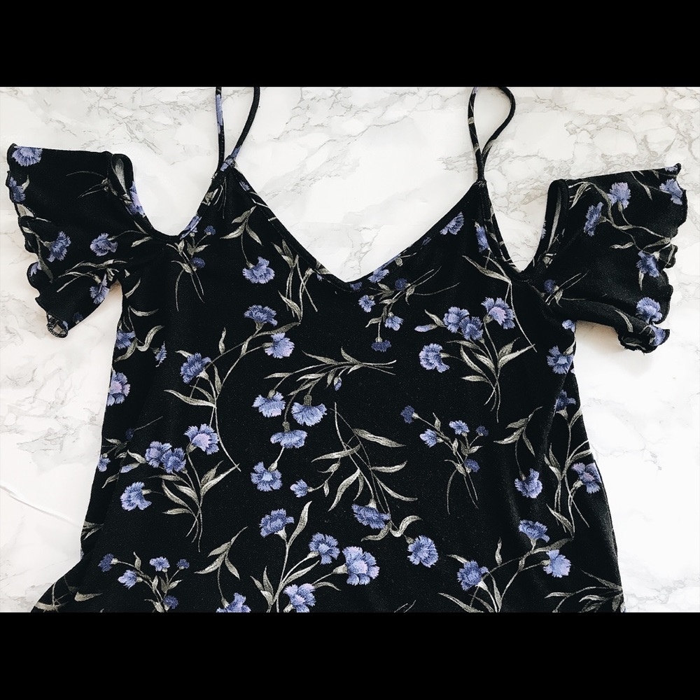American Eagle NWOT COLD SHOULDER TANK